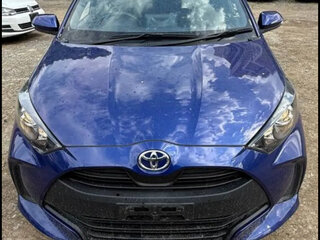 2023 Toyota Yaris IV, синий, 1159999 рублей, вид 2