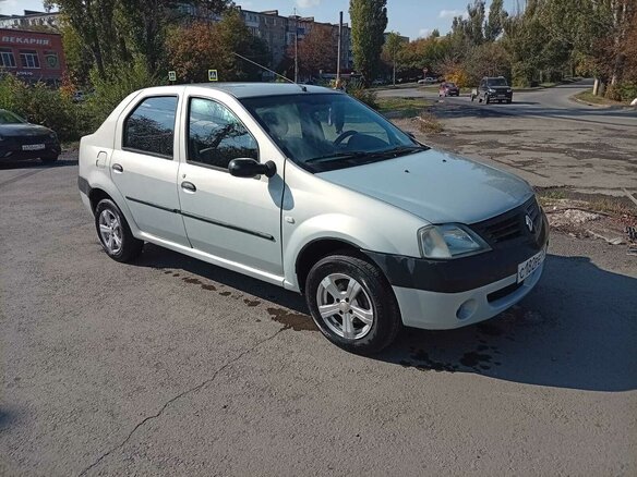 2005 Renault Logan I, серебристый, 330000 рублей - вид 1
