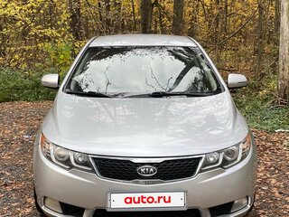 2012 Kia Cerato 6-speed II, серебристый, 850000 рублей, вид 4