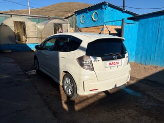 2011 Honda Fit II, белый, 975000 рублей, вид 3