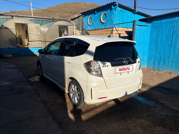 2011 Honda Fit II, белый, 975000 рублей - вид 2