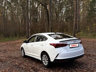 2022 Hyundai Solaris II Рестайлинг, белый, 1200000 рублей, вид 3