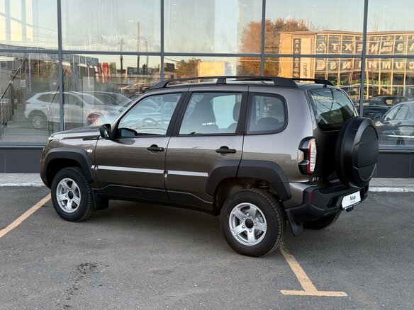 2026 Lada (ВАЗ) Niva Travel I Рестайлинг, коричневый, 1623000 рублей - вид 2