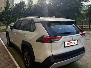 2025 Toyota RAV4 V (XA50), белый, 3900000 рублей, вид 4