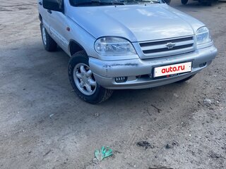 2005 Chevrolet Niva I, серебристый, 330000 рублей, вид 4