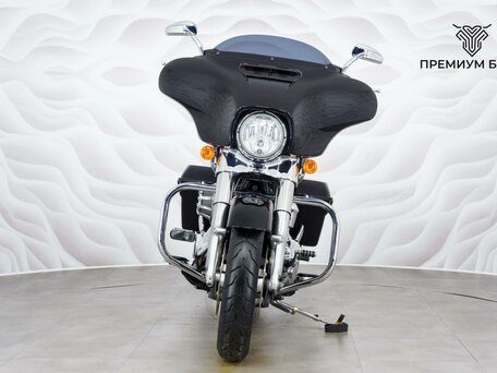 2017 Harley-Davidson Street Glide, чёрный, 1699000 рублей, вид 4