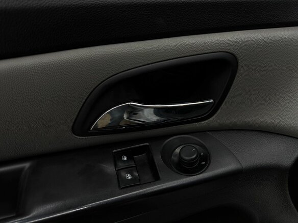 2012 Chevrolet Cruze I, белый - вид 5