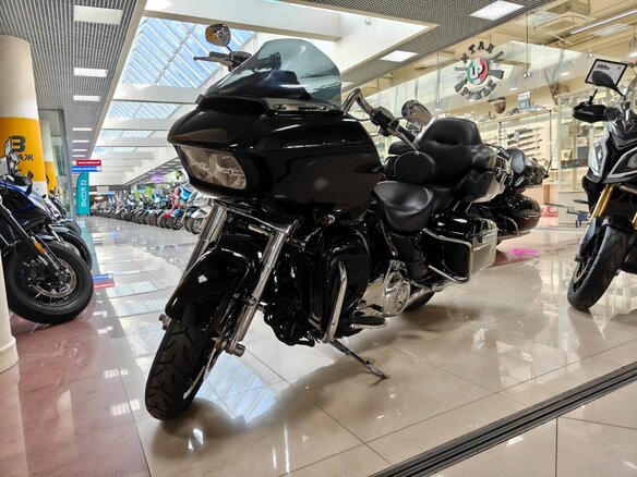 2015 Harley-Davidson Road Glide, чёрный, 1240000 рублей