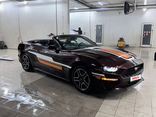 2018 Ford Mustang VI Рестайлинг, пурпурный, 2650000 рублей, вид 3