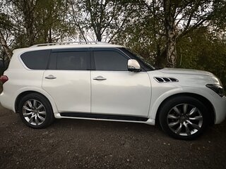 2013 Infiniti QX56 II, белый, 2000000 рублей, вид 2