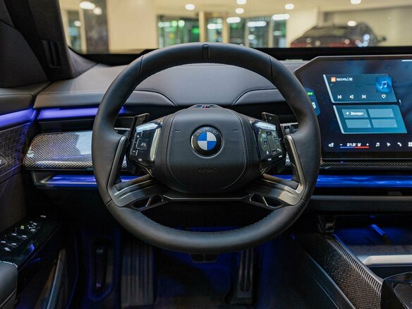 2026 BMW 7 серии 740 xDrive VII (G70) Рестайлинг, синий, 24190000 рублей - вид 19