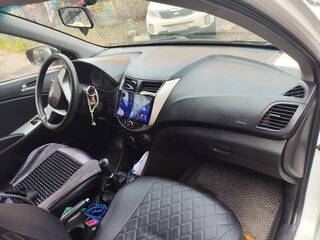 2013 Hyundai Solaris I, белый, 400000 рублей, вид 5