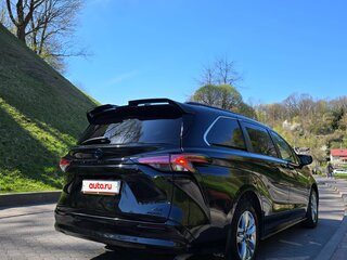 2021 Toyota Sienna IV, чёрный, 3213471 рублей, вид 4