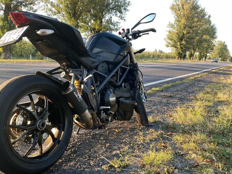 2012 Ducati Streetfighter, чёрный, 500000 рублей, вид 4
