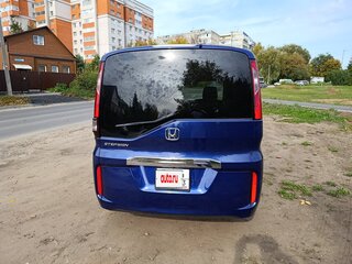 2016 Honda Stepwgn V, синий, 1760000 рублей, вид 4