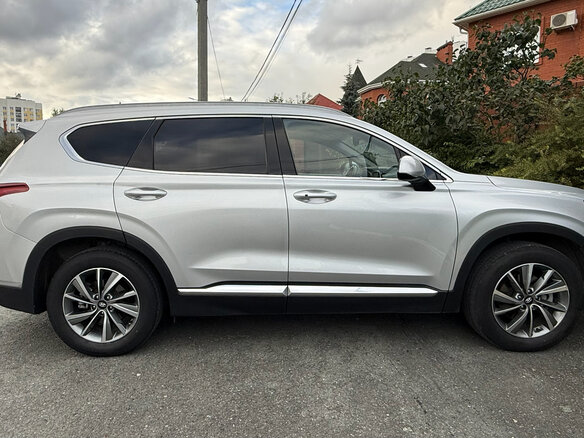 2018 Hyundai Santa Fe IV, серый, 2550000 рублей - вид 4