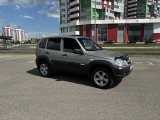 2013 Chevrolet Niva I Рестайлинг, золотистый, 330000 рублей, вид 3
