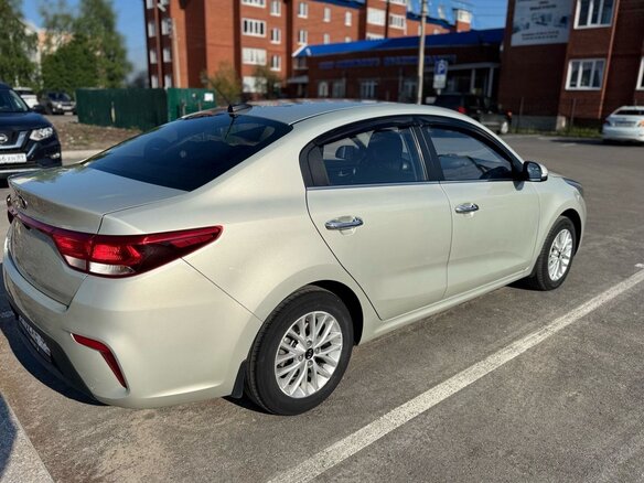 2017 Kia Rio IV, бежевый - вид 6