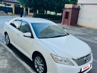 2012 Toyota Camry VII (XV50), белый, 1620000 рублей, вид 3