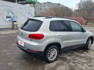 2013 Volkswagen Tiguan I Рестайлинг, серебристый, 950000 рублей, вид 3