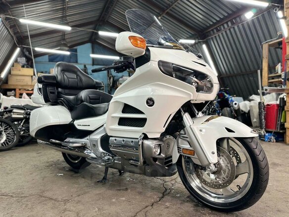 2011 Honda GL 1800 Gold Wing, белый, 1550000 рублей