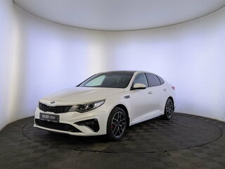 2019 Kia Optima IV Рестайлинг, белый, 2080000 рублей, вид 1