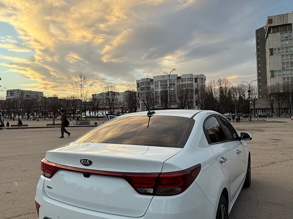 2018 Kia Rio IV, белый, 1700000 рублей - вид 9