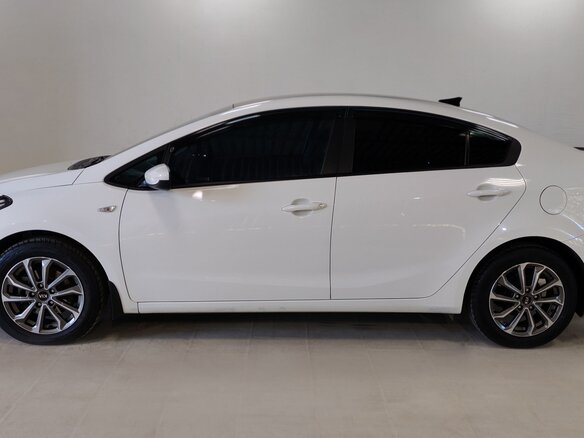 2019 Kia Cerato III Рестайлинг (Classic), белый, 1520000 рублей - вид 8