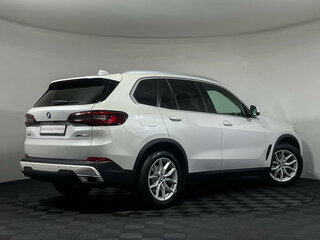 2020 BMW X5 25d IV (G05/G18), белый, 5547000 рублей, вид 2