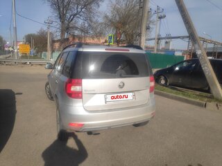 2015 Skoda Yeti I Рестайлинг, серый, 1350000 рублей, вид 4