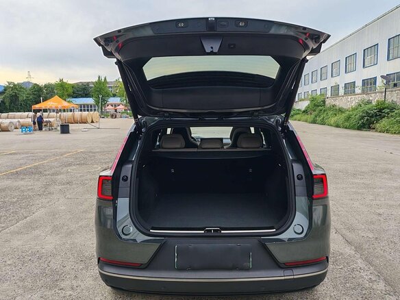 2025 Volvo XC70 III, серый, 6000000 рублей - вид 15