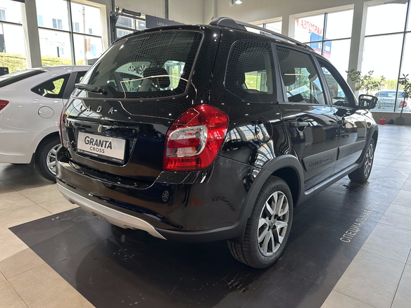 2026 Lada (ВАЗ) Granta Cross I Рестайлинг, чёрный, 1226000 рублей - вид 2