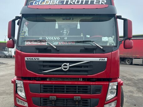 2013 Volvo FM, красный, 3900000 рублей, вид 3