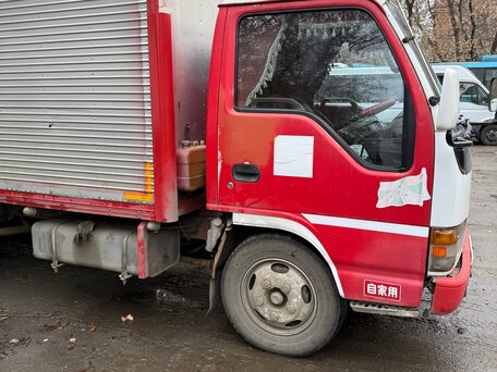 1993 Isuzu Elf (N-series), красный, 850000 рублей, вид 2