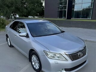 2012 Toyota Camry VII (XV50), серебристый, 1500000 рублей, вид 1