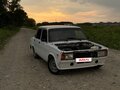 2004 Lada (ВАЗ) 2107, белый, 110000 рублей - вид 4