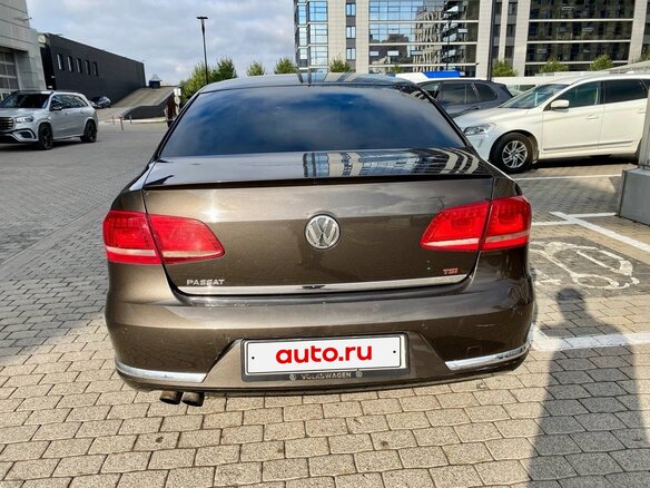 2014 Volkswagen Passat B7, коричневый - вид 6