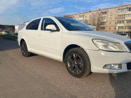 2011 Skoda Octavia II (A5) Рестайлинг, белый, 360000 рублей, вид 5