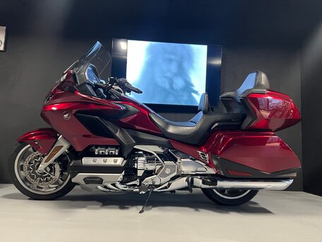 2017 Honda GL 1800 Gold Wing, красный, 1970000 рублей, вид 5