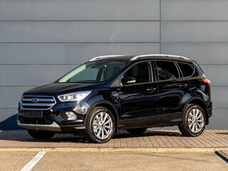 2017 Ford Kuga II Рестайлинг, чёрный, 1695000 рублей, вид 1