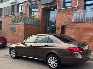 2013 Mercedes-Benz E-Класс 200 IV (W212, S212, C207) Рестайлинг, коричневый, 1800000 рублей, вид 2