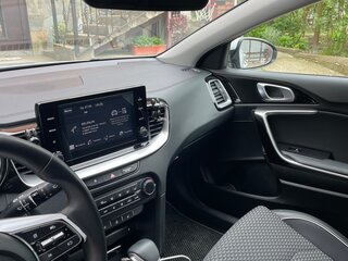 2024 Kia Ceed III Рестайлинг, серебристый, 2900000 рублей, вид 4