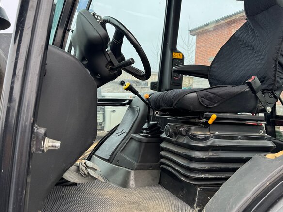 2019 Terex TLB 825, 4700000 рублей - вид 2