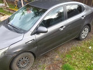 2015 Kia Rio III Рестайлинг, серебристый, 550000 рублей, вид 4