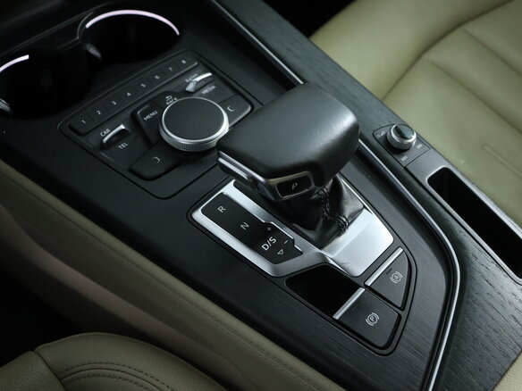 2016 Audi A4 V (B9), красный - вид 19