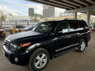 2014 Toyota Land Cruiser 200 Series Рестайлинг 1, чёрный, 4513000 рублей, вид 3