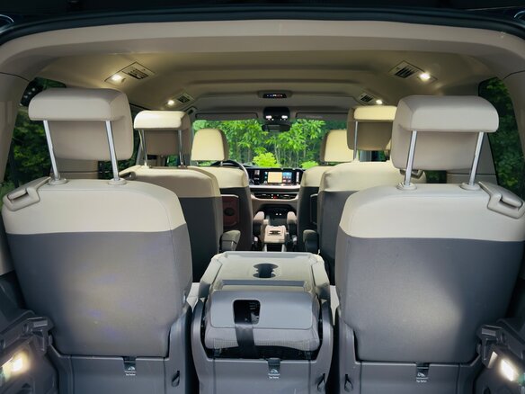 2022 Volkswagen Multivan T7, синий, 5000000 рублей - вид 39