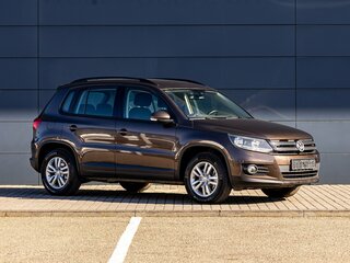 2015 Volkswagen Tiguan I Рестайлинг, коричневый, 1555000 рублей, вид 3