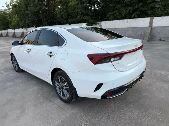 2023 Kia K3 II (China Market) Рестайлинг, белый, 1650000 рублей - вид 5
