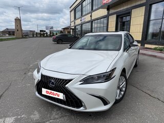 2022 Lexus ES 300h VII Рестайлинг, белый, 3500000 рублей, вид 1